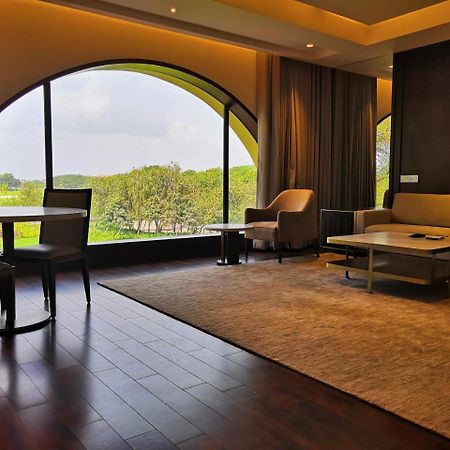 Belvedere Golf & Country Club Adalaj Exterior foto