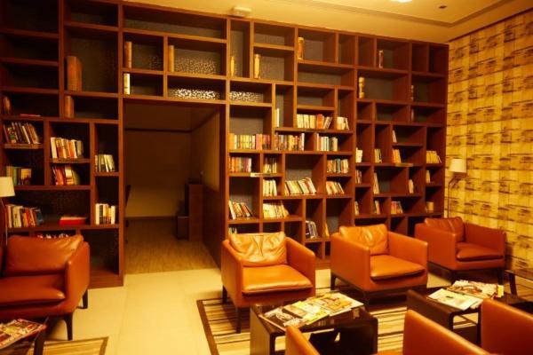 Belvedere Golf & Country Club Adalaj Exterior foto