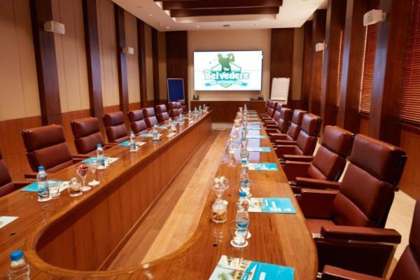 Belvedere Golf & Country Club Adalaj Exterior foto