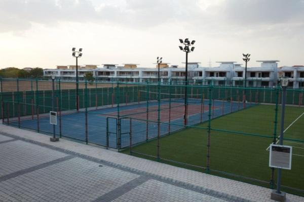 Belvedere Golf & Country Club Adalaj Exterior foto