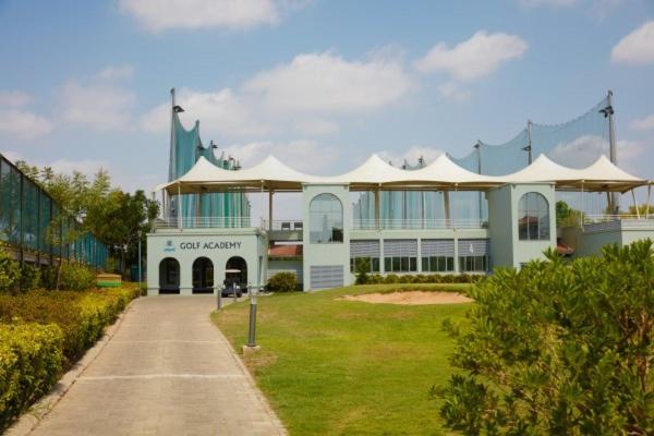 Belvedere Golf & Country Club Adalaj Exterior foto