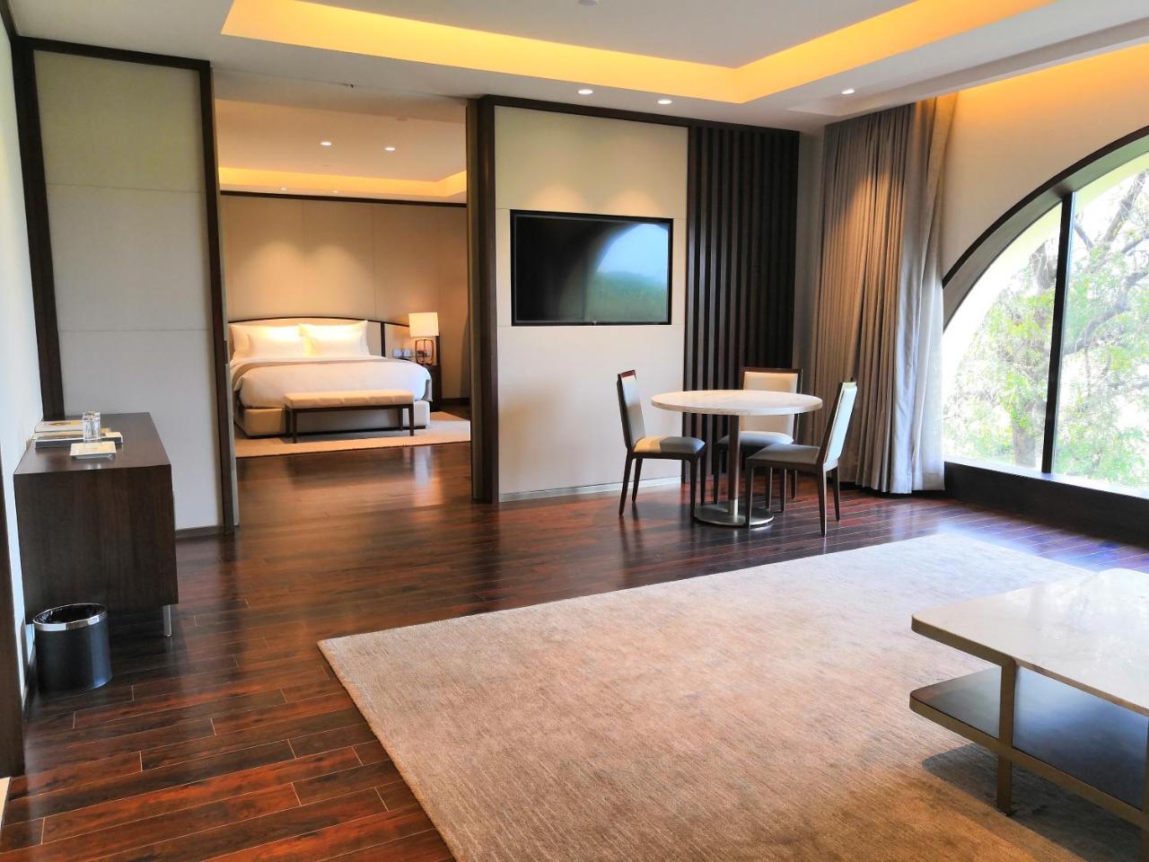 Belvedere Golf & Country Club Adalaj Exterior foto