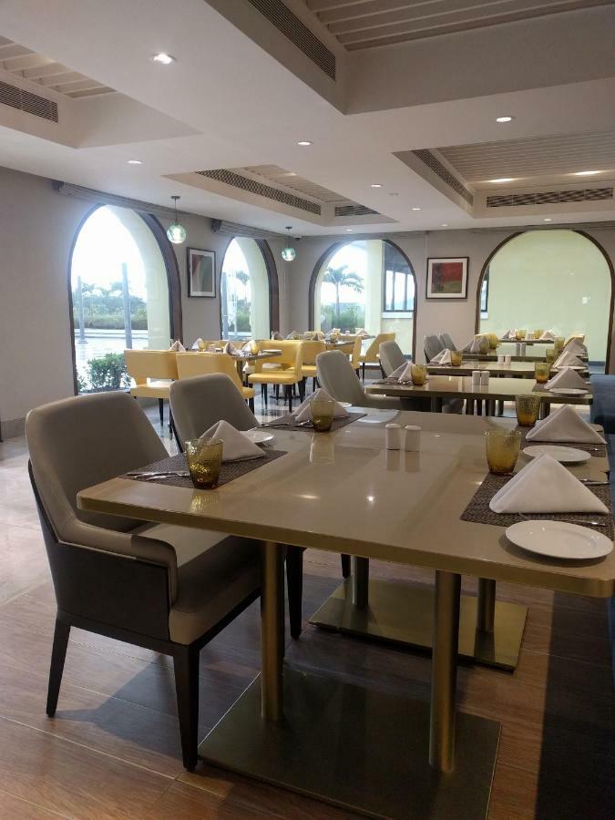 Belvedere Golf & Country Club Adalaj Exterior foto