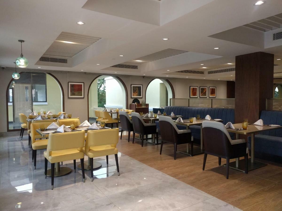 Belvedere Golf & Country Club Adalaj Exterior foto